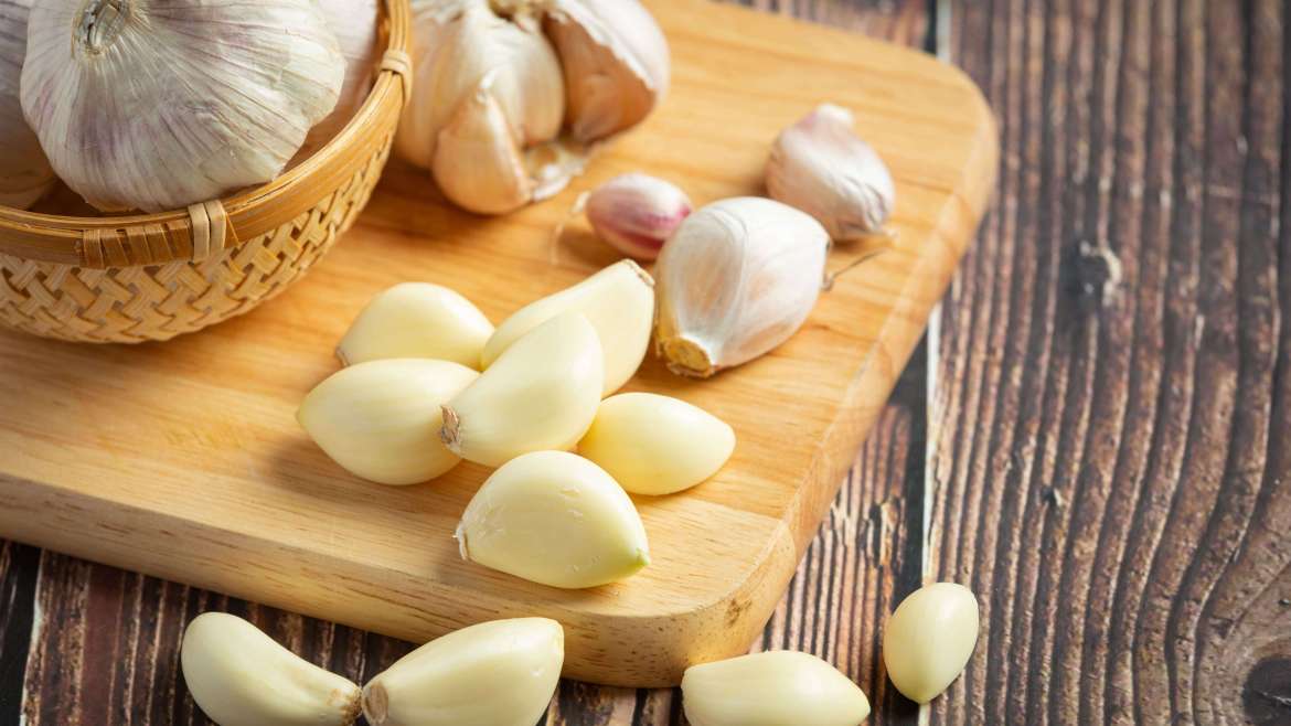 Garlic 101: The Ultimate Guide to Growing Garlic